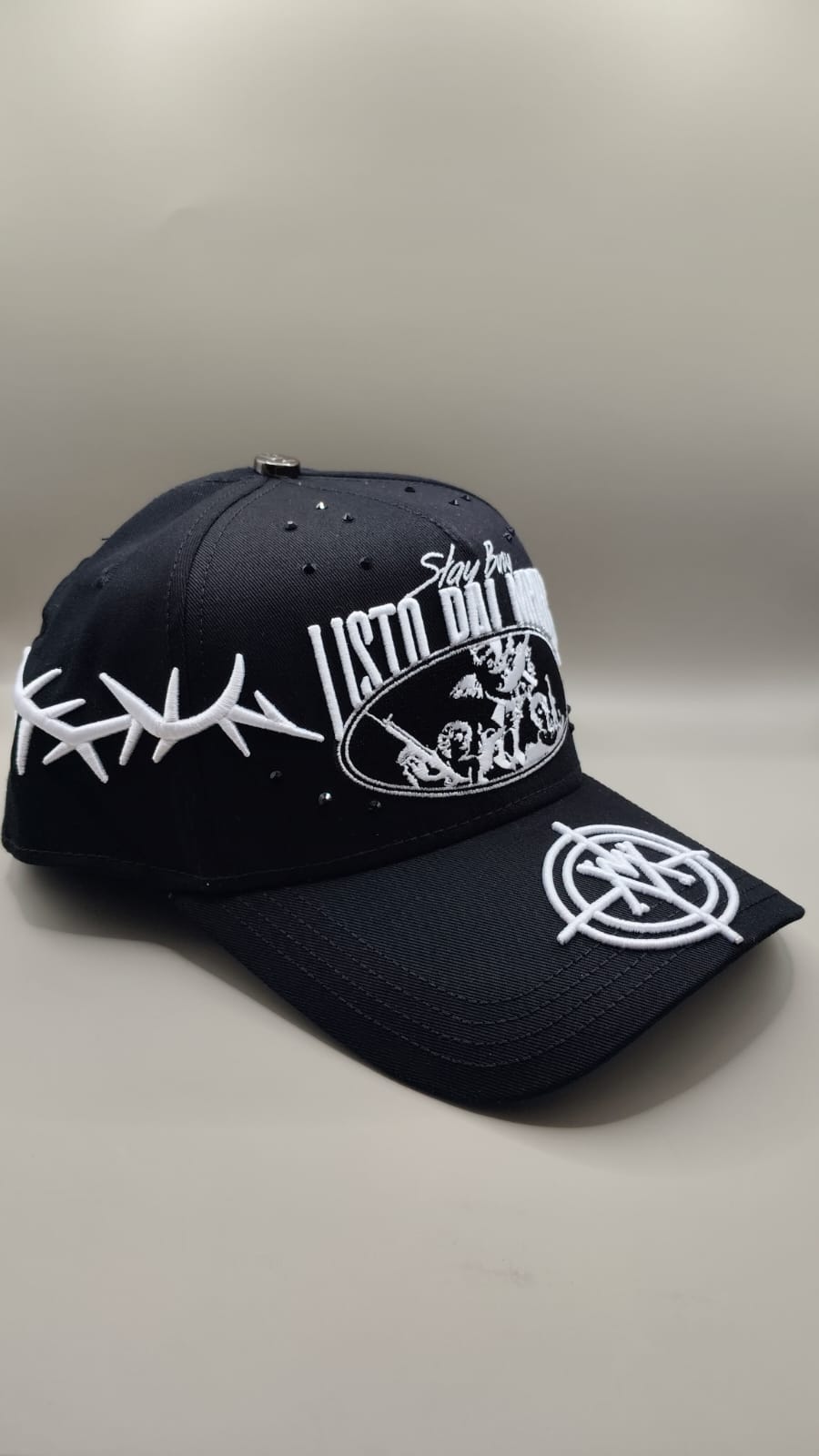 Baez x Victor Medivil Meneo