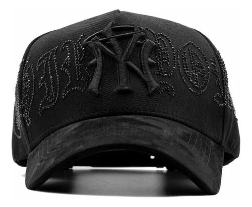 31 HATS Crystals black